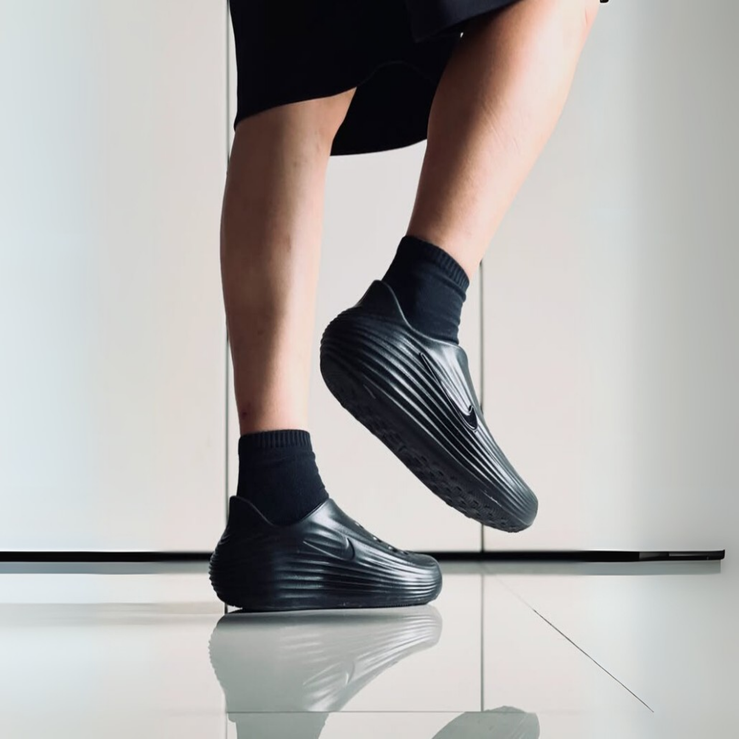 React X Rejuven8 – Black